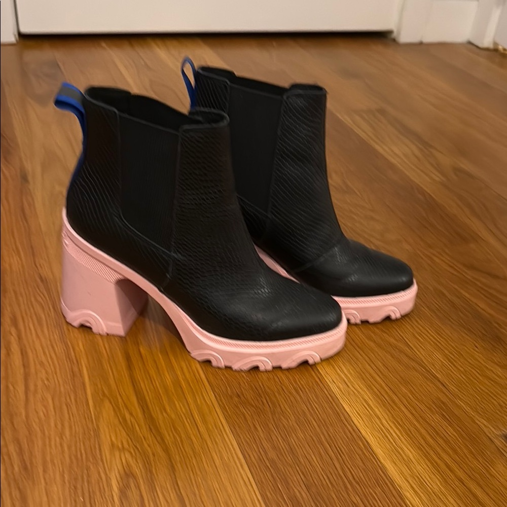 Stylish Black and Pink Women's Boots